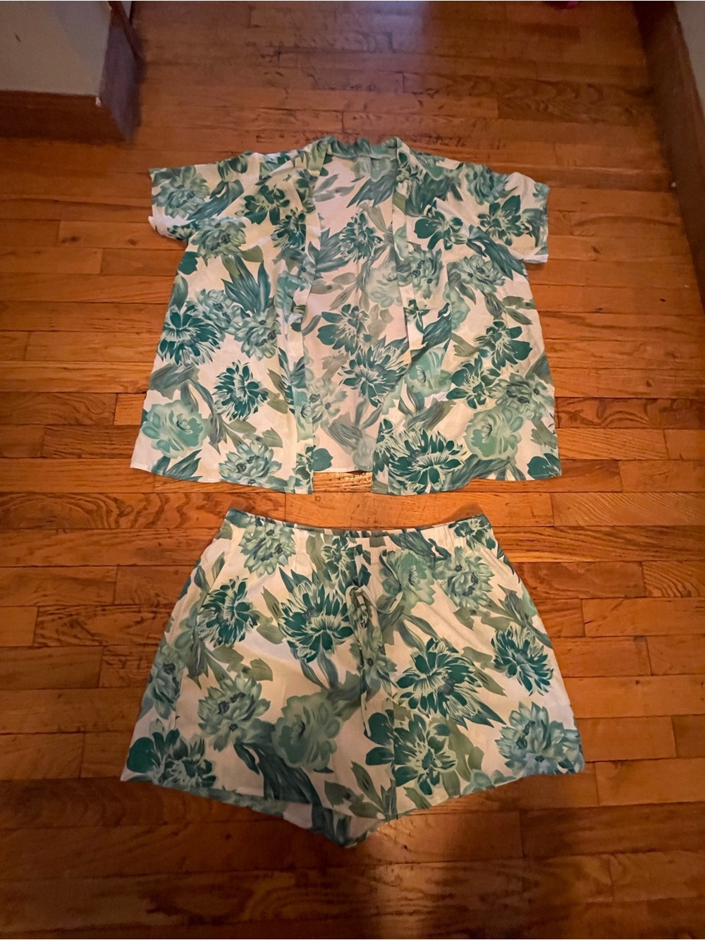 Moosta Curve green and white floral shorts set Size 1XL #floral #summer